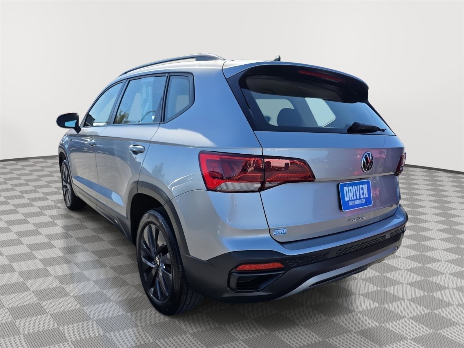 Used 2024 Volkswagen Taos S FWD image 6