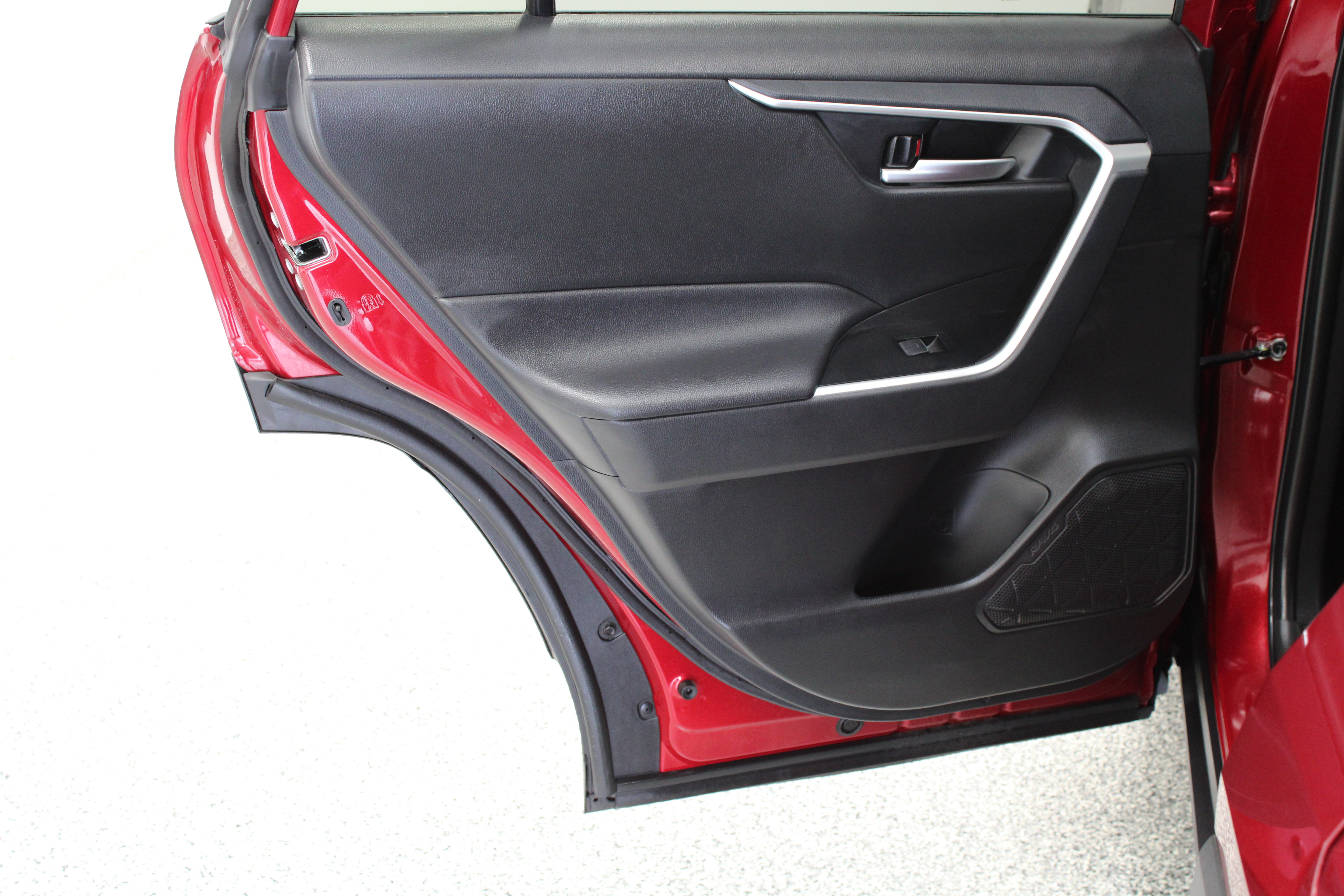 Used 2025 Toyota RAV4 XLE FWD image 26
