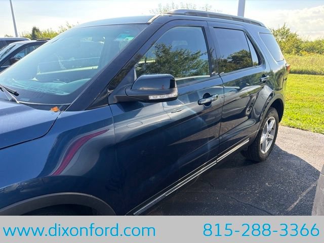 Used 2017 Ford Explorer XLT AWD/4WD image 2