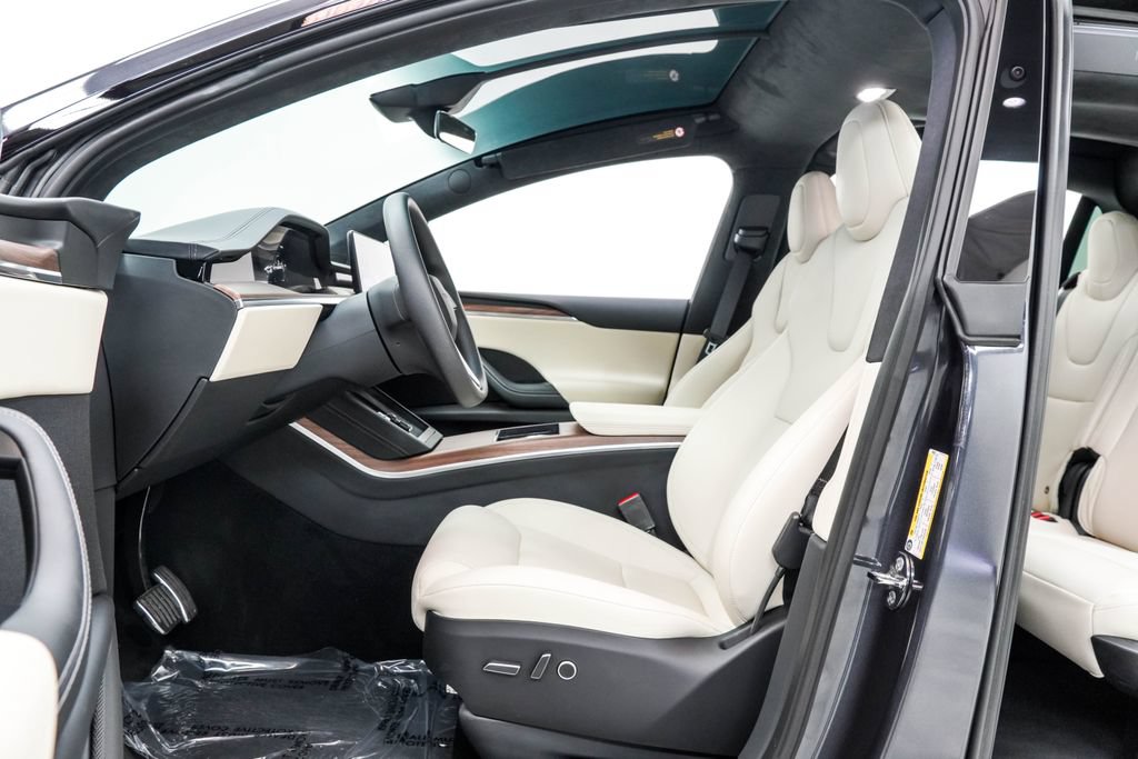 Used 2025 Tesla Model X AWD/4WD image 17