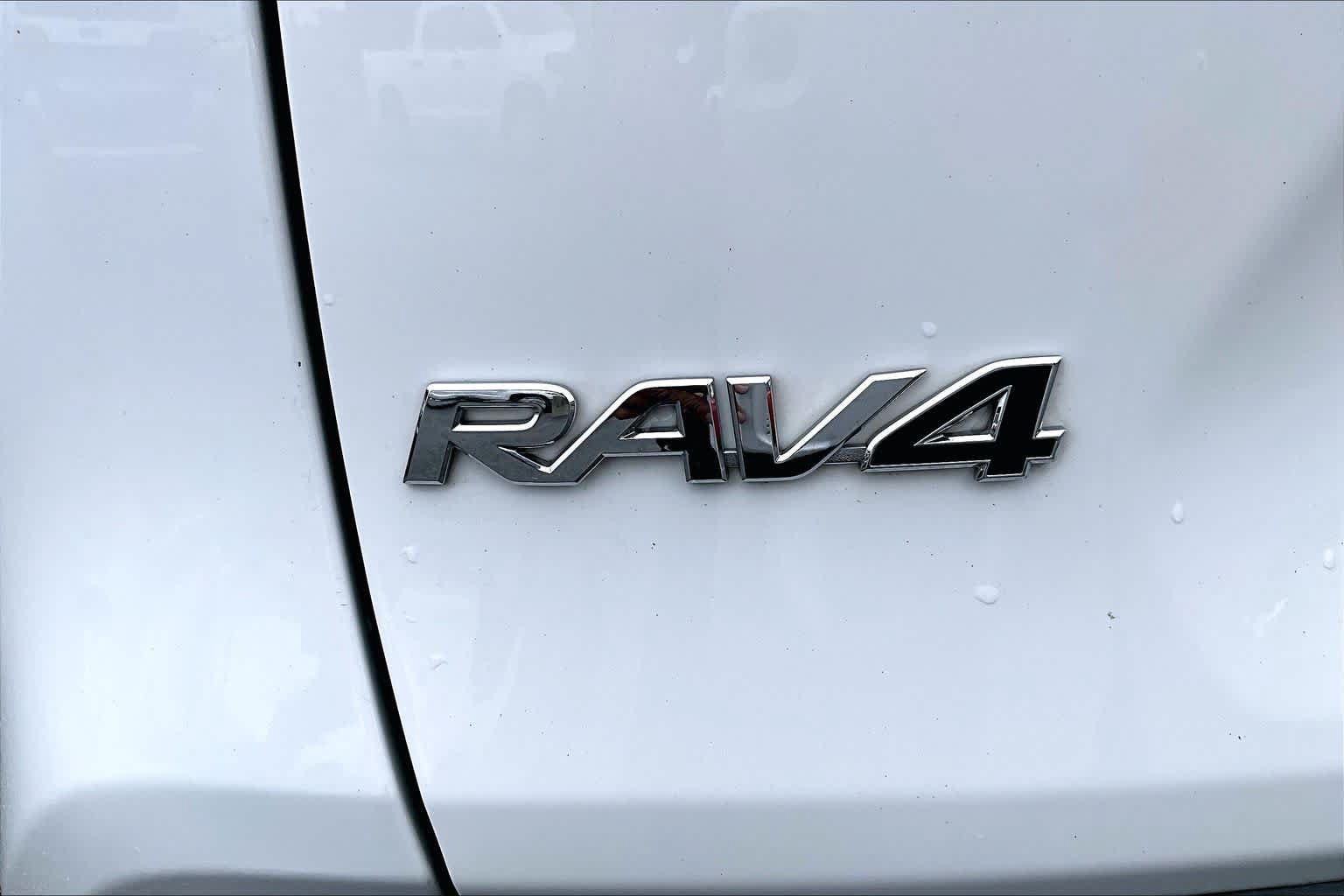 Used 2024 Toyota RAV4 XLE w/ Convenience Package AWD/4WD image 10