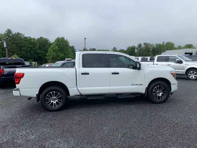 Used 2024 Nissan Titan SV w/ SV Convenience Package AWD/4WD image 10