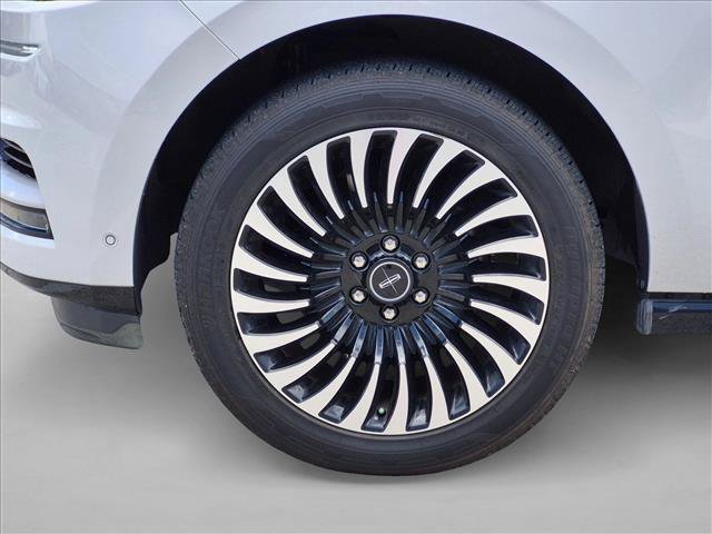 Used 2020 Lincoln Navigator Reserve w/ Equipment Group 208A Reserve RWD image 14