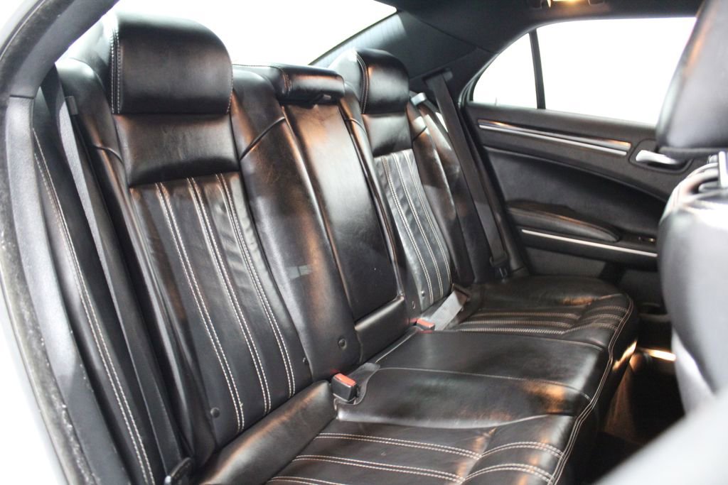 Used 2019 Chrysler 300 S image 17