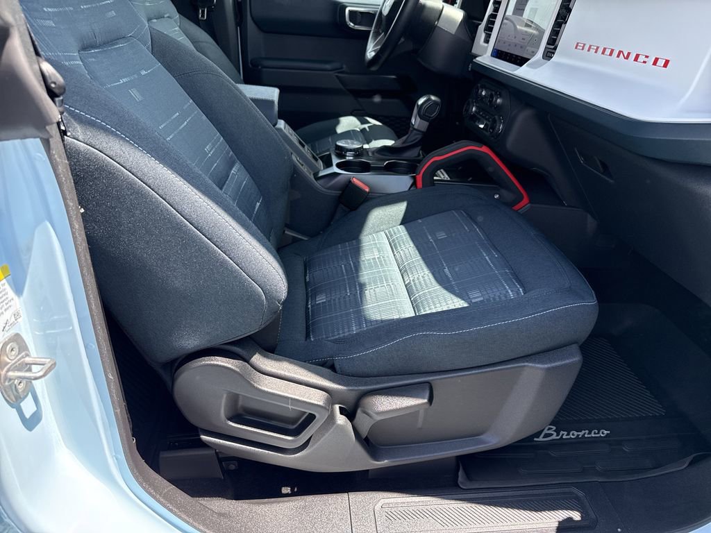 Used 2025 Ford Bronco Heritage Edition AWD/4WD image 13