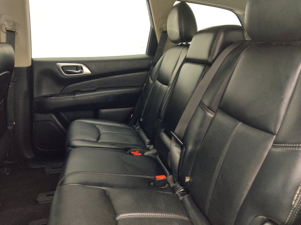 Used 2019 Nissan Pathfinder SL FWD image 18