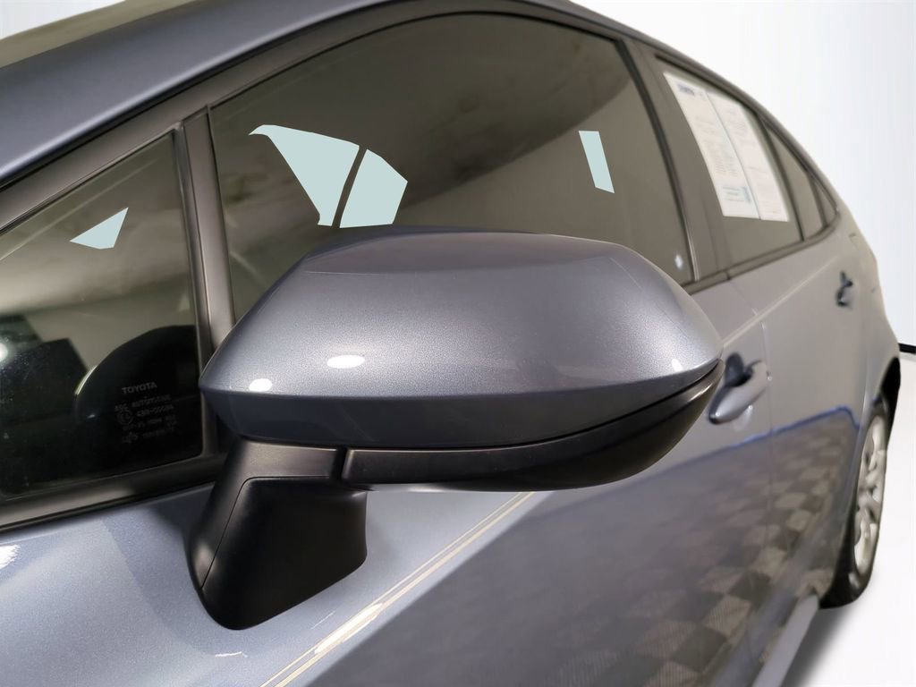 Used 2025 Toyota Corolla LE image 12