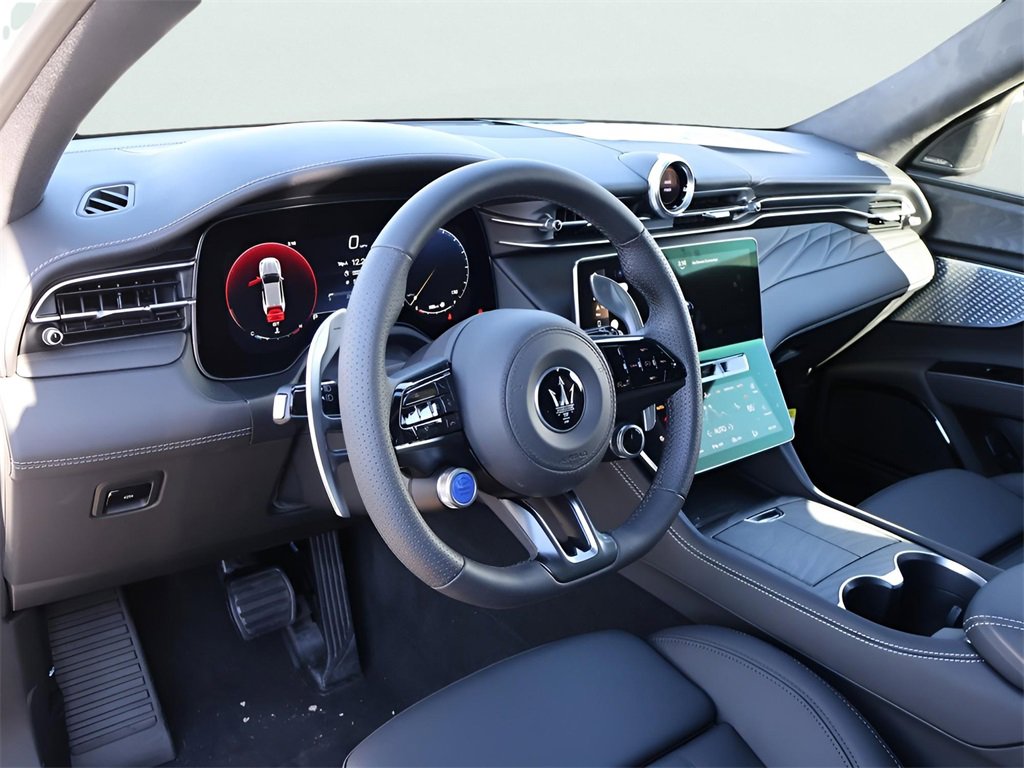 New 2025 Maserati Grecale GT image 19