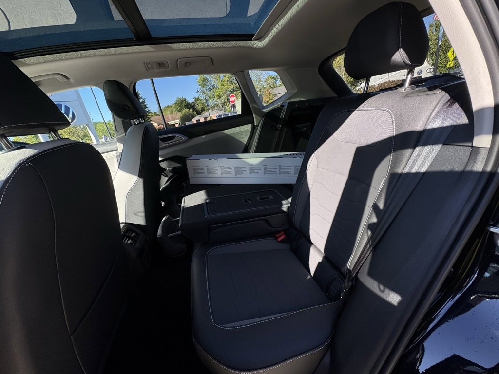 New 2025 Volkswagen Taos SE image 26