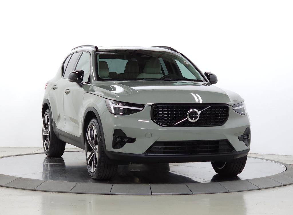 Certified 2025 Volvo XC40 B5 Ultra AWD/4WD image 1