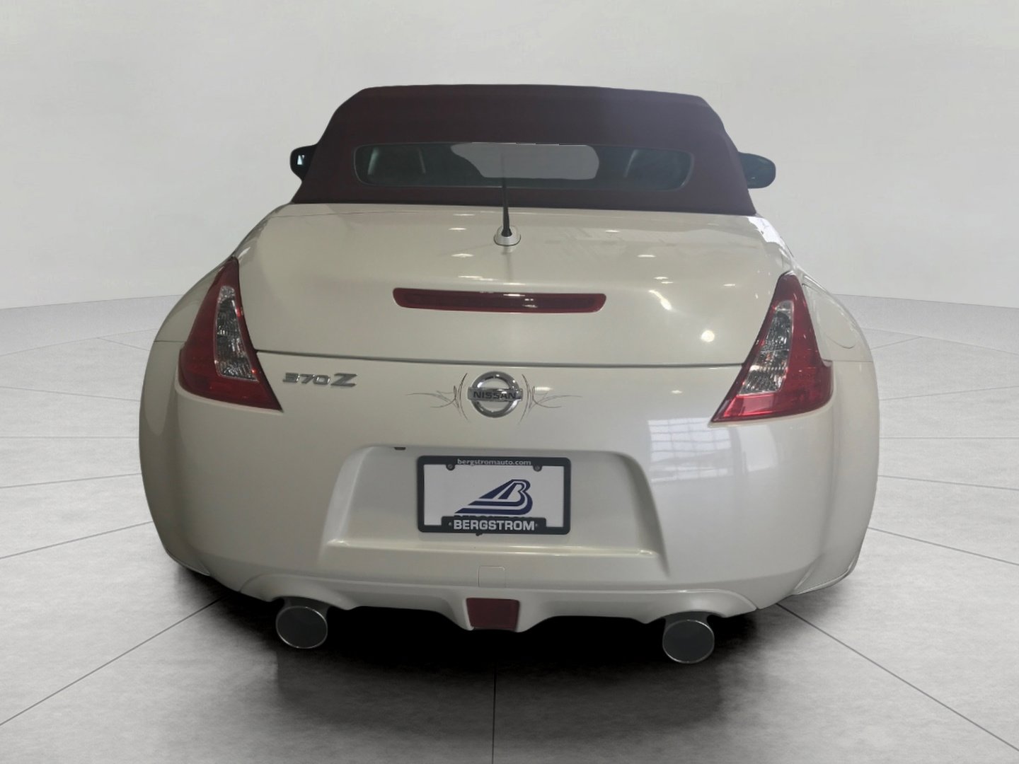 Used 2014 Nissan 370Z Touring w/ Sport Package image 9