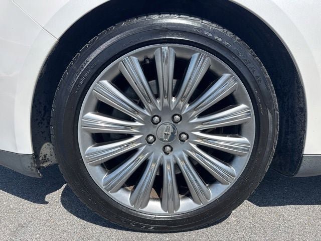 Used 2015 Lincoln MKS w/ Equipment Group 101A FWD image 31
