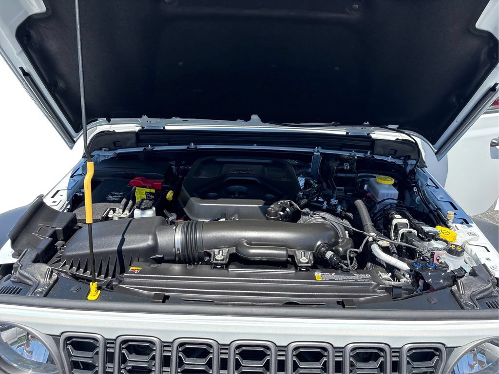 Used 2025 Jeep Wrangler Sport AWD/4WD image 23