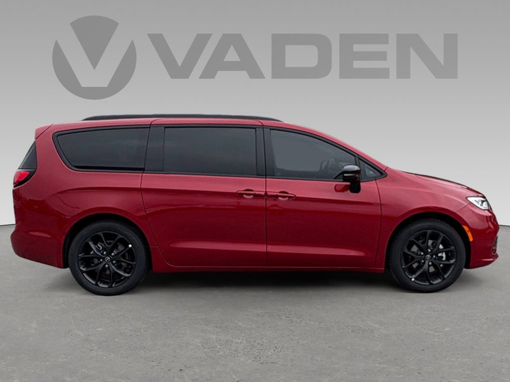 New 2026 Chrysler Pacifica Select image 8