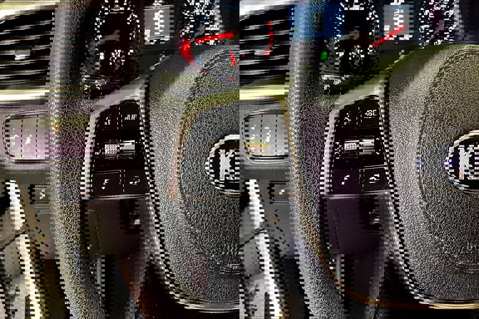 Used 2019 Kia Sorento LX image 11