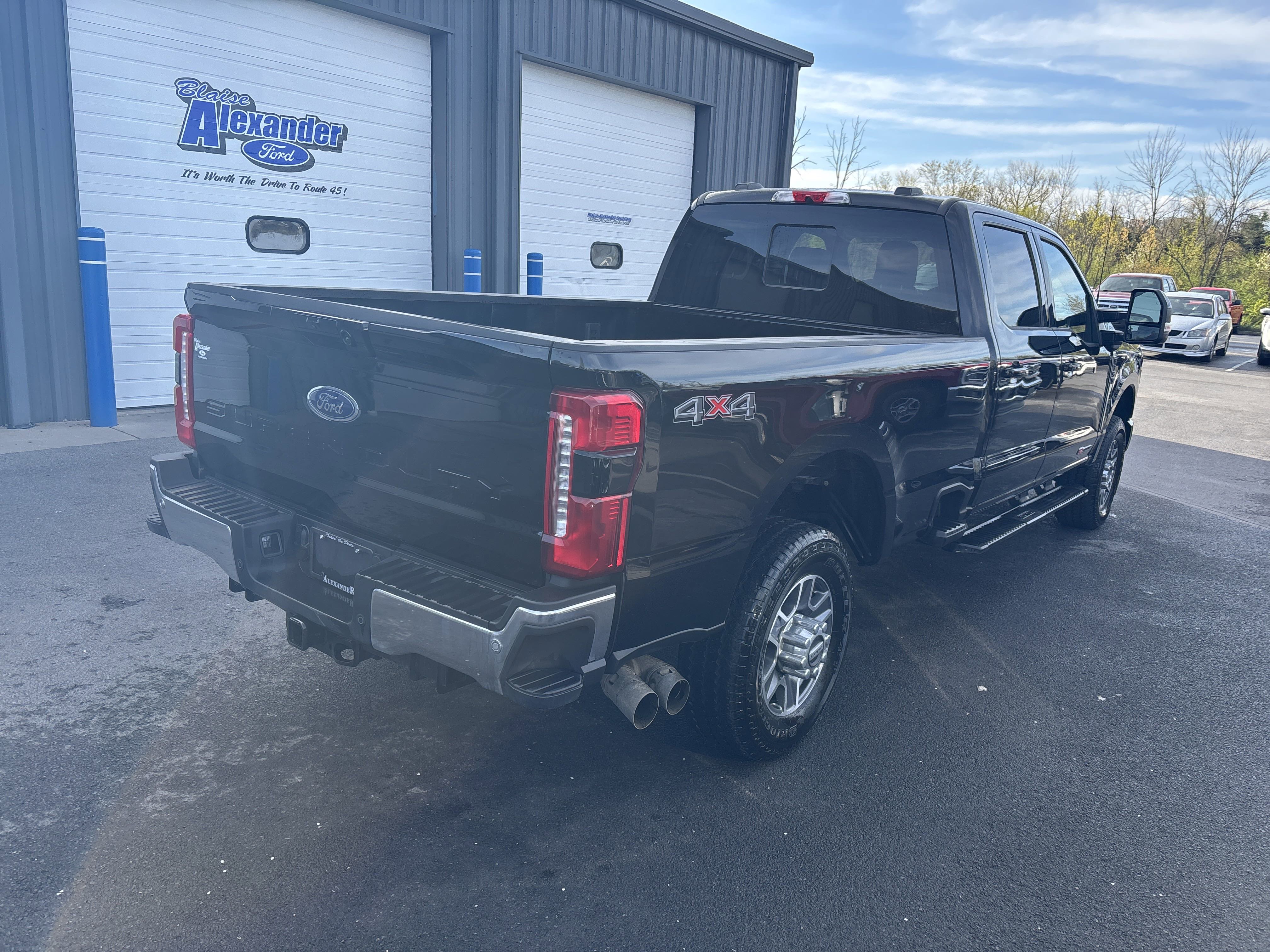 Used 2024 Ford F350 Lariat w/ Camper Package image 3