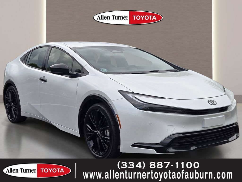 Used 2025 Toyota Prius FWD image 1