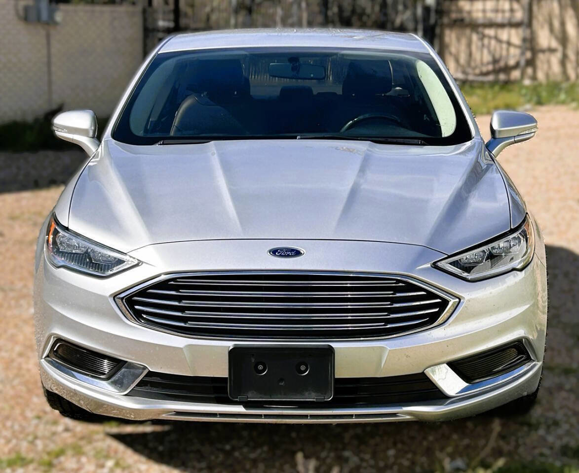 Used 2018 Ford Fusion SE FWD image 1