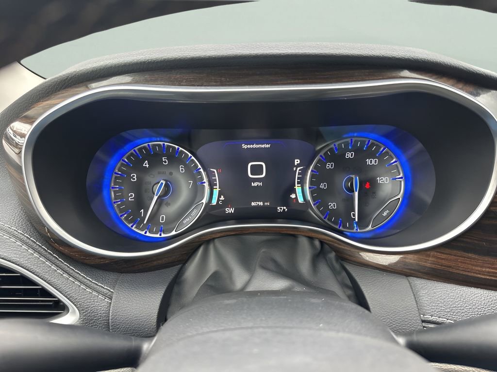 Used 2022 Chrysler Pacifica Limited image 25