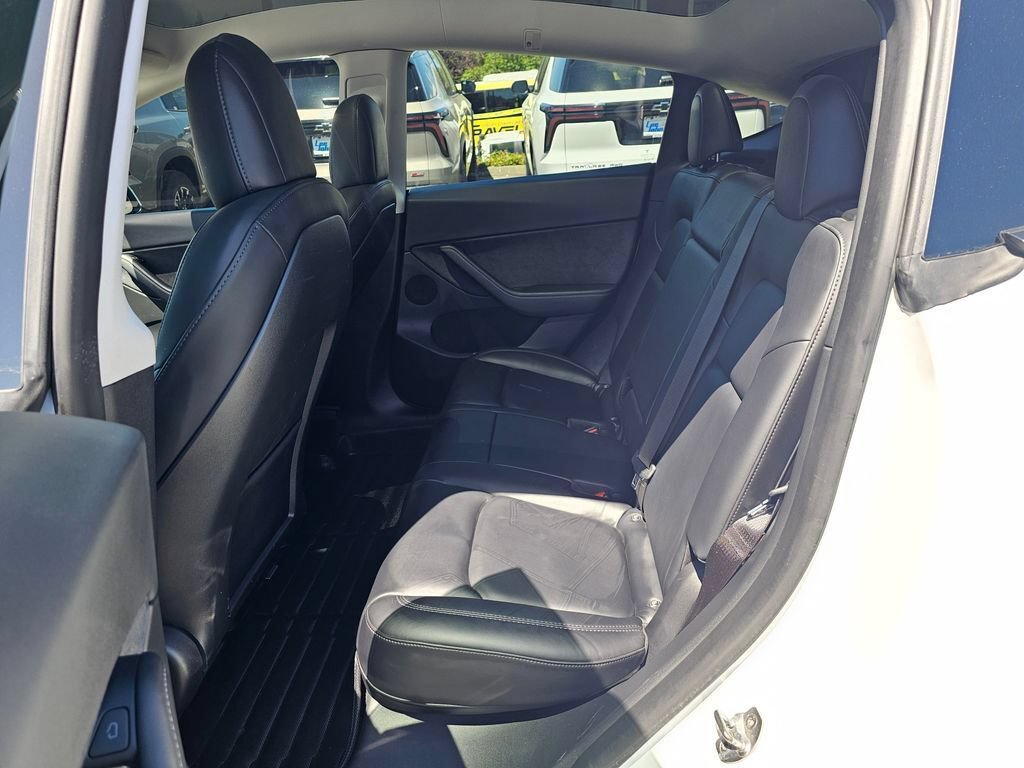Used 2022 Tesla Model Y Performance AWD/4WD image 22