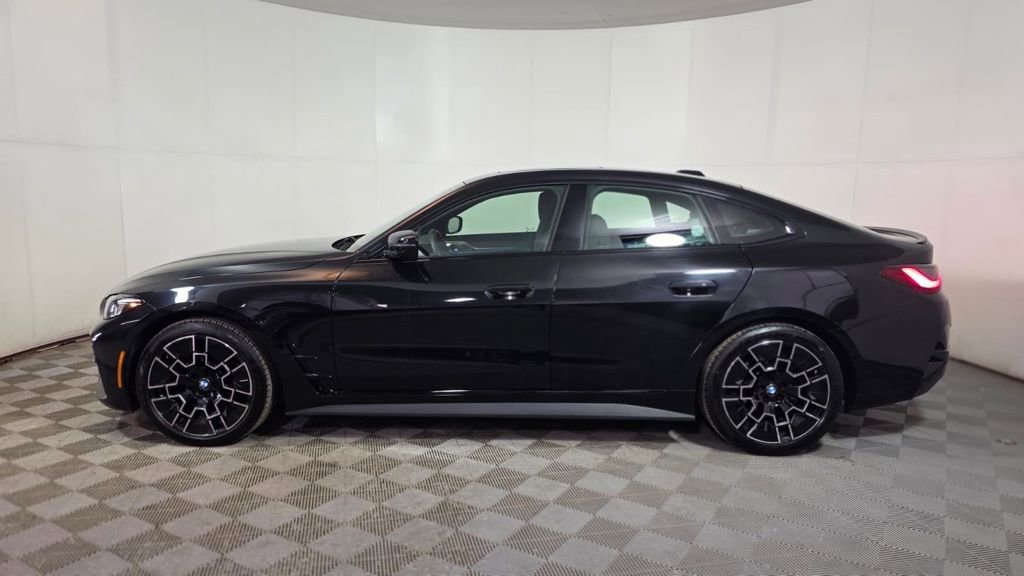 Used 2025 BMW 430i xDrive w/ M Sport Package image 3