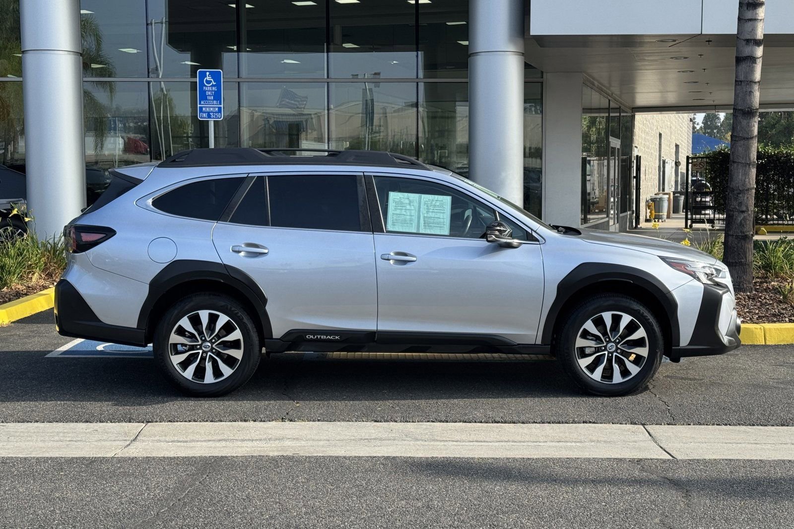 Certified 2024 Subaru Outback Limited AWD/4WD image 3