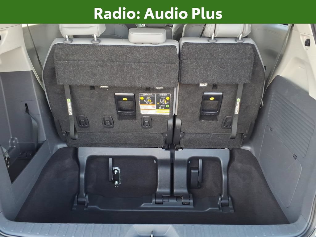 Used 2024 Toyota Sienna XLE FWD image 13