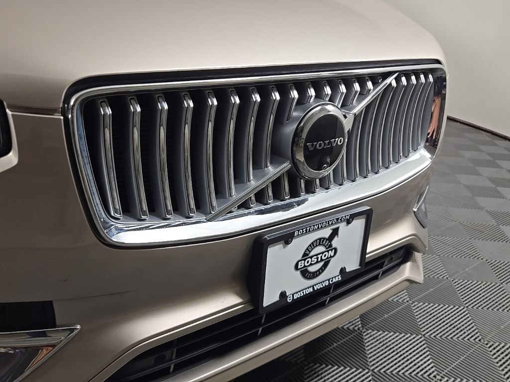 Certified 2024 Volvo XC90 T8 Plus AWD/4WD image 6