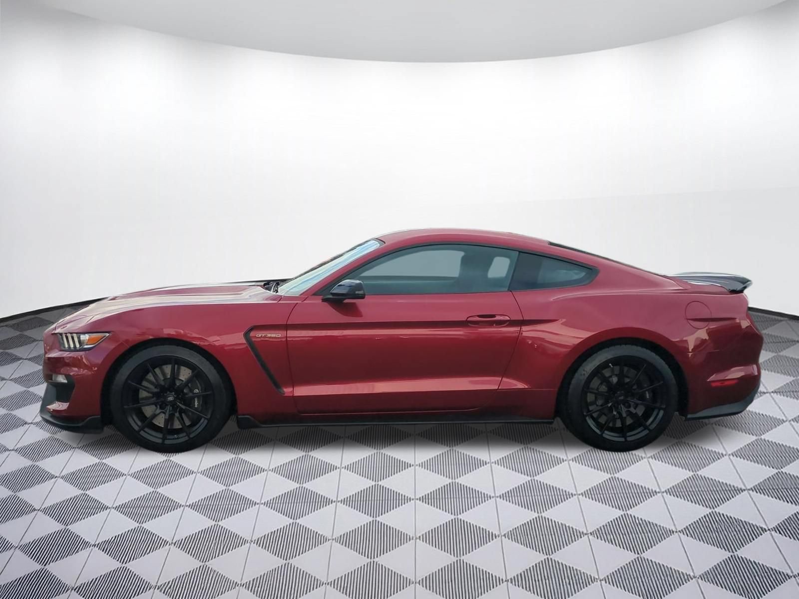 Used 2017 Ford Mustang Shelby GT350 w/ Electronics Package RWD image 2