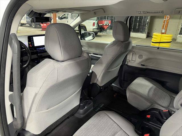 Certified 2022 Toyota Sienna LE FWD image 29