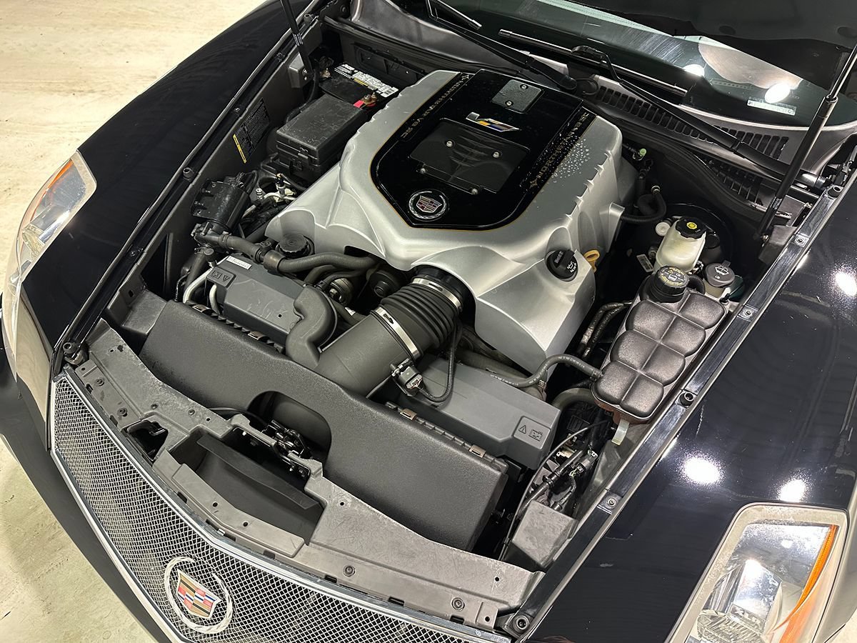 Used 2009 Cadillac XLR V RWD image 5
