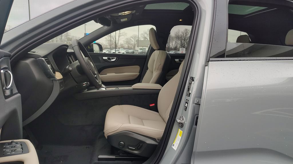 New 2026 Volvo XC60 B5 Plus w/ Climate Package AWD/4WD image 7