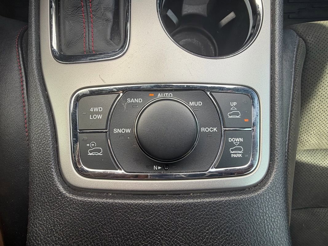 Used 2019 Jeep Grand Cherokee Trailhawk AWD/4WD image 24