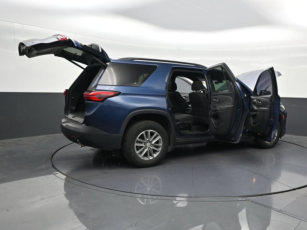 Used 2023 Chevrolet Traverse LT FWD image 32