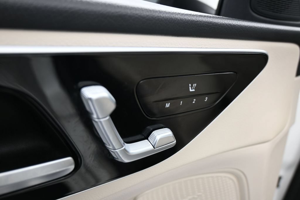 Used 2025 Mercedes-Benz C 300 Sedan image 15