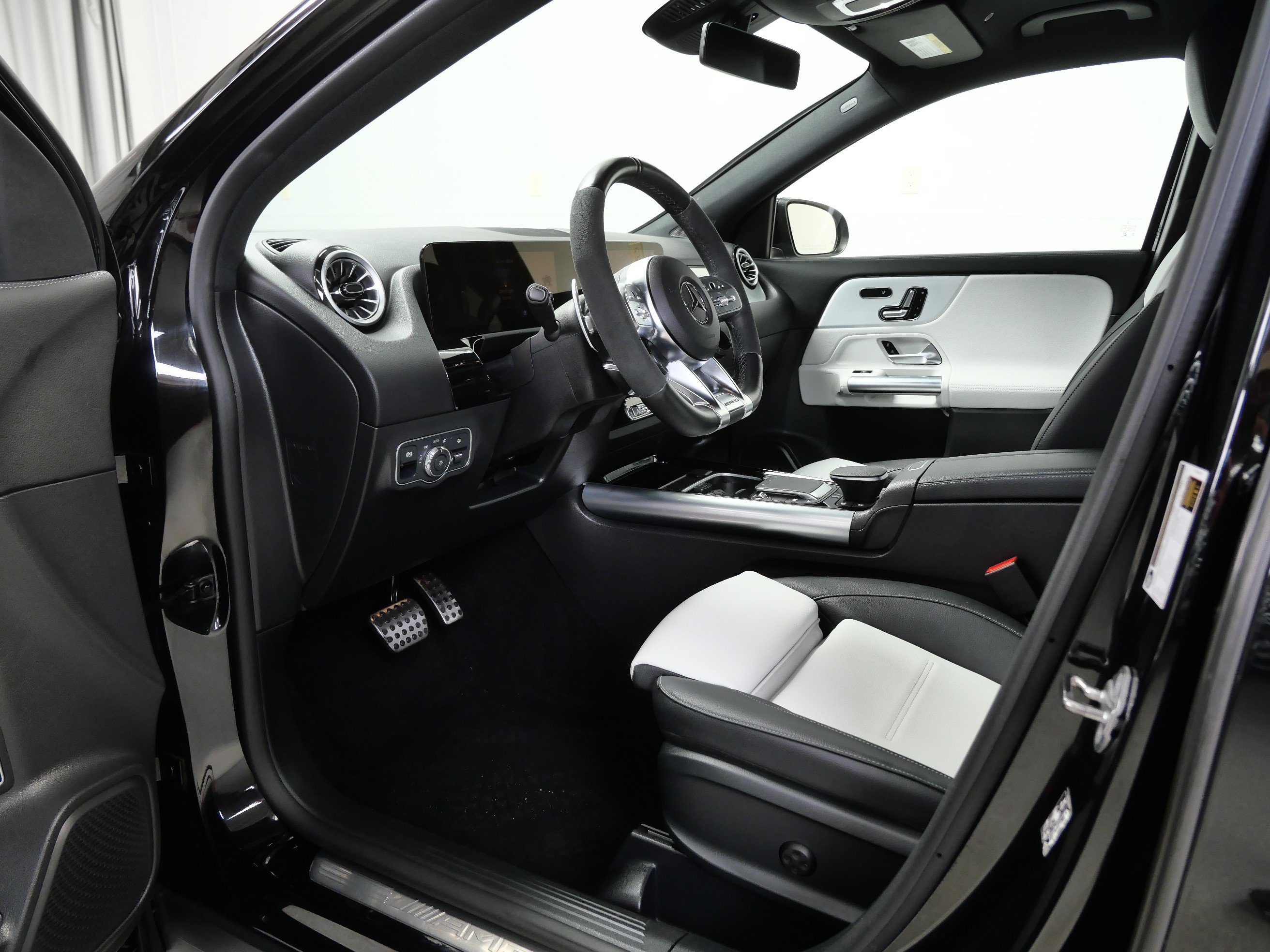 Certified 2023 Mercedes-Benz GLA 35 AMG 4MATIC image 14