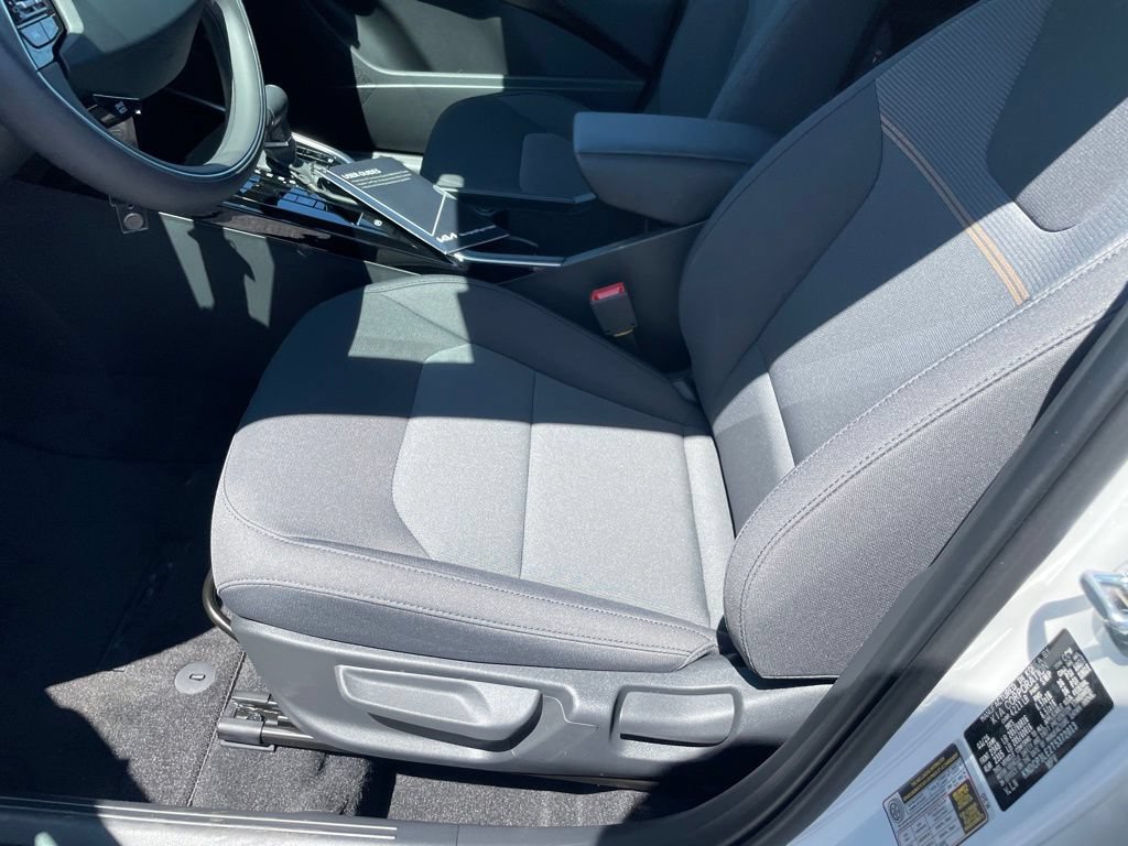 New 2026 Kia Niro LX FWD image 11