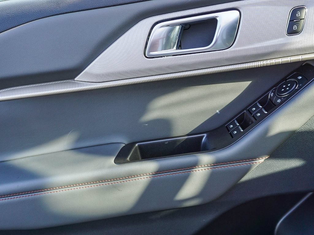 New 2026 Ford Explorer Active RWD image 18