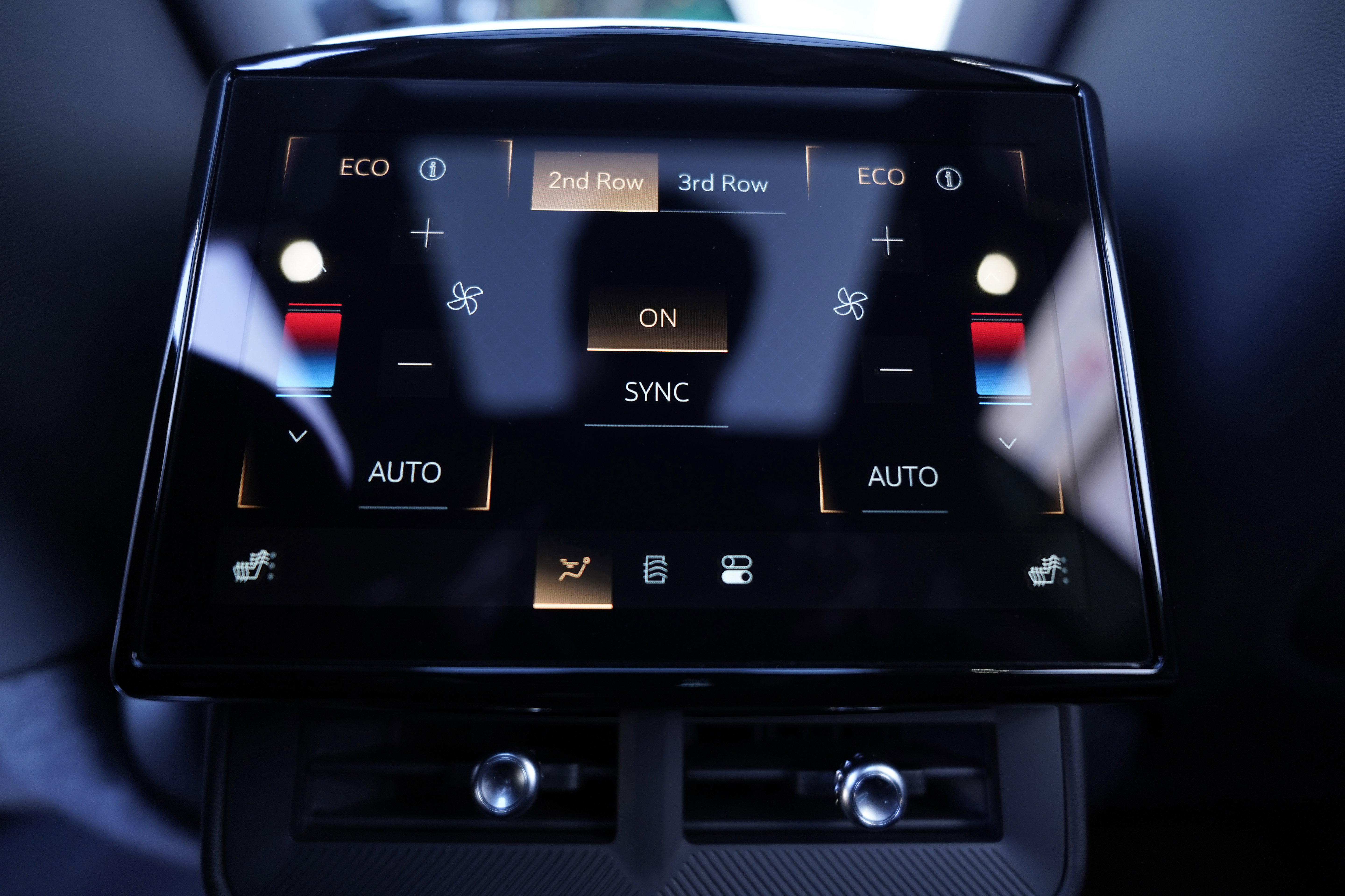 Used 2026 Cadillac Vistiq Sport image 18