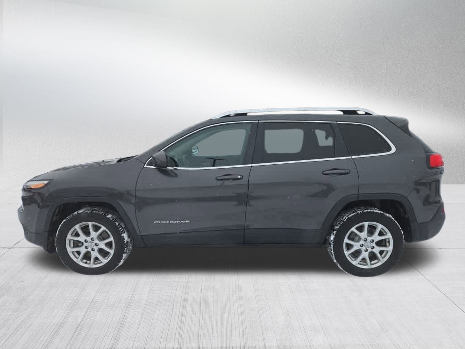 Used 2016 Jeep Cherokee Latitude image 6