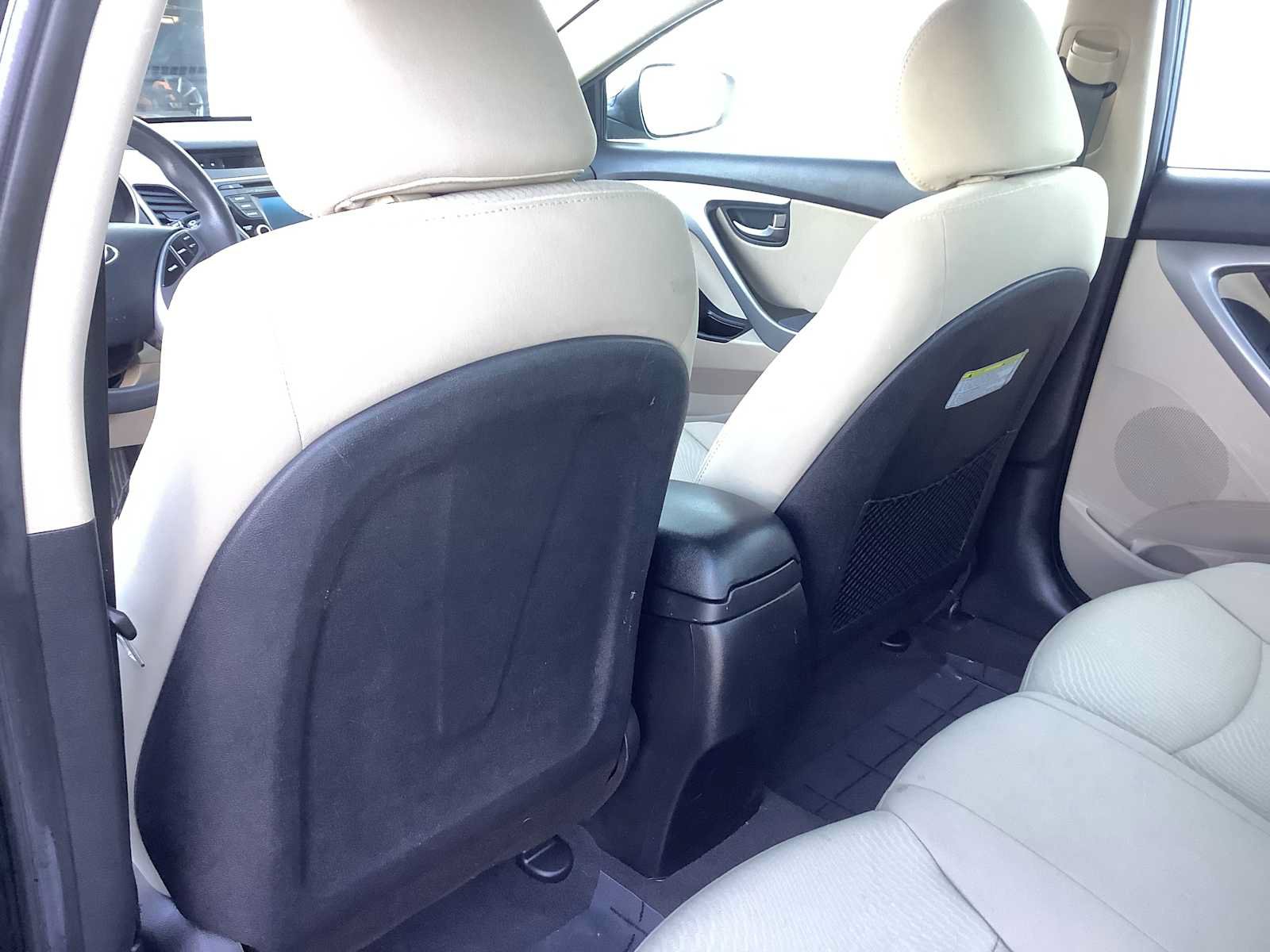 Used 2014 Hyundai Elantra SE w/ Option Group 02 FWD image 12