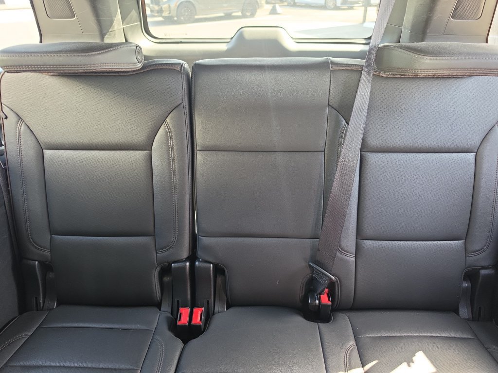 Used 2023 Chevrolet Suburban High Country w/ LPO, Illumination Package RWD image 15