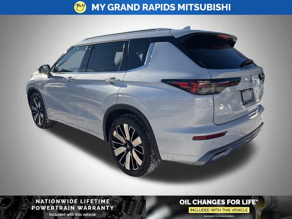 New 2026 Mitsubishi Outlander SEL image 5
