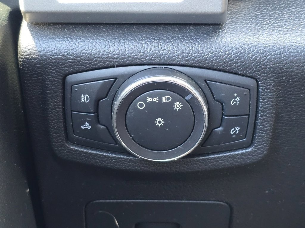 Used 2015 Ford F150 Lariat w/ Equipment Group 502A Luxury image 23