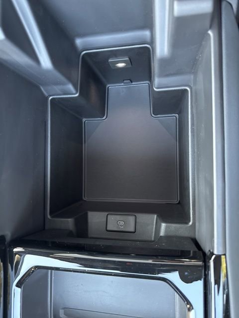 New 2024 Chevrolet Silverado EV RST image 29