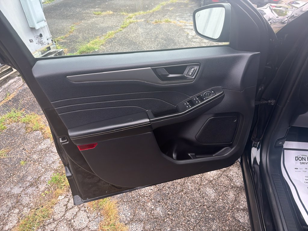 Used 2025 Ford Escape Active FWD image 12