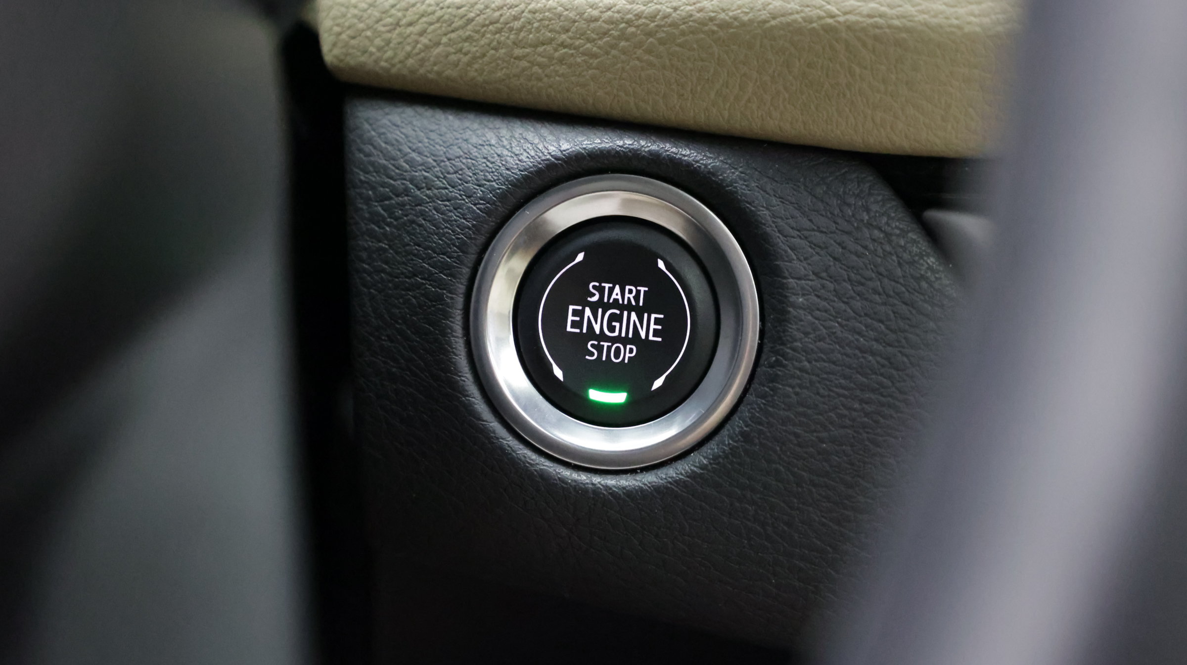 Used 2025 Cadillac XT4 Premium Luxury w/ Cold Weather Package FWD image 27