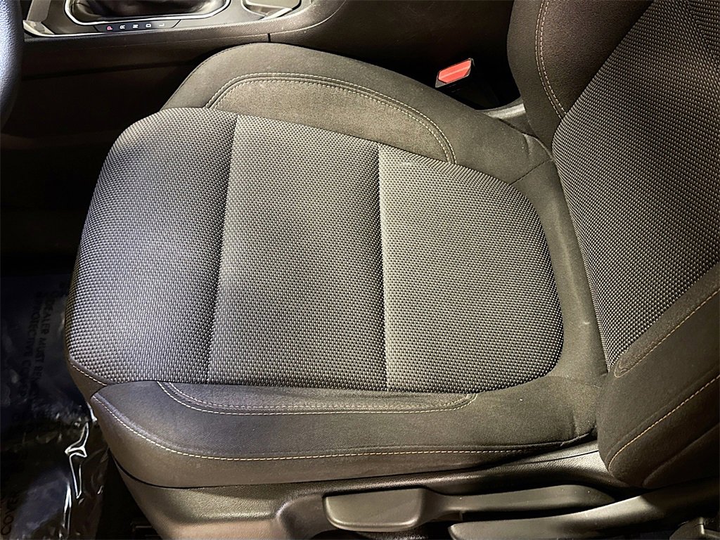 Used 2021 Chevrolet Traverse LS image 17