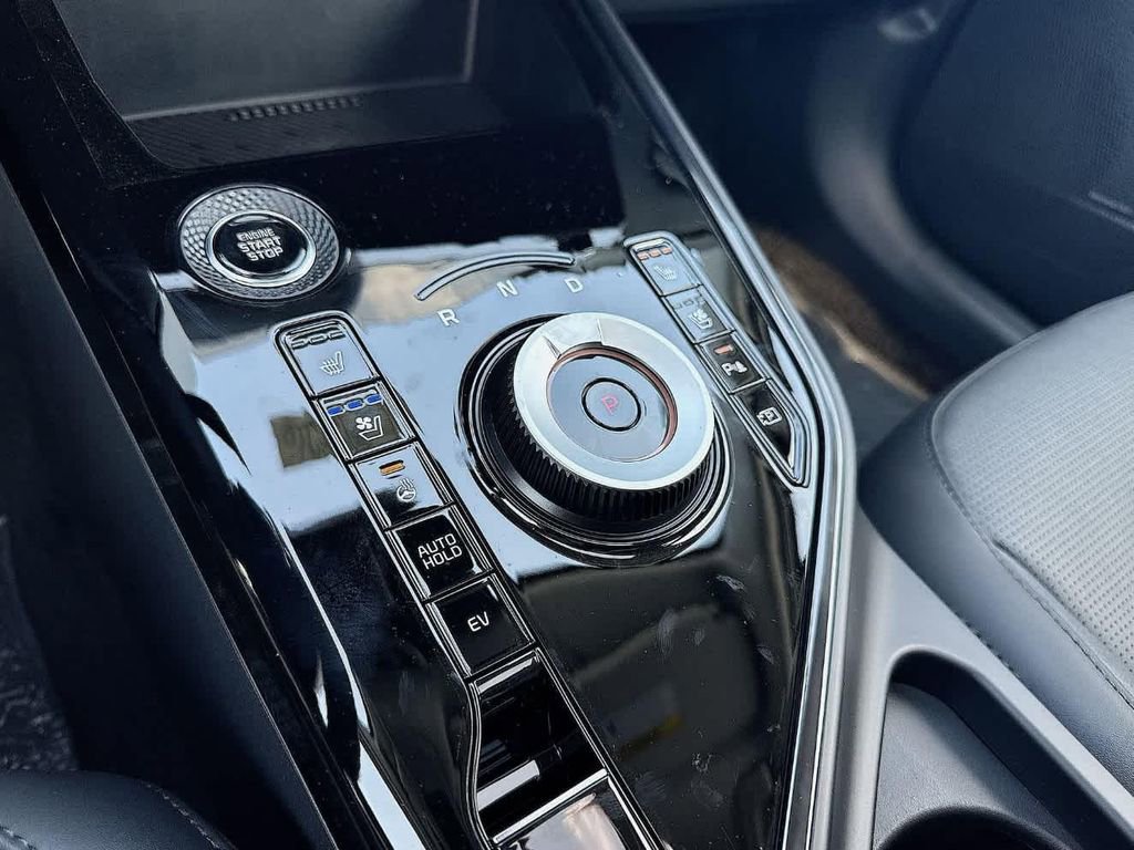 New 2025 Kia Niro SX Touring image 26