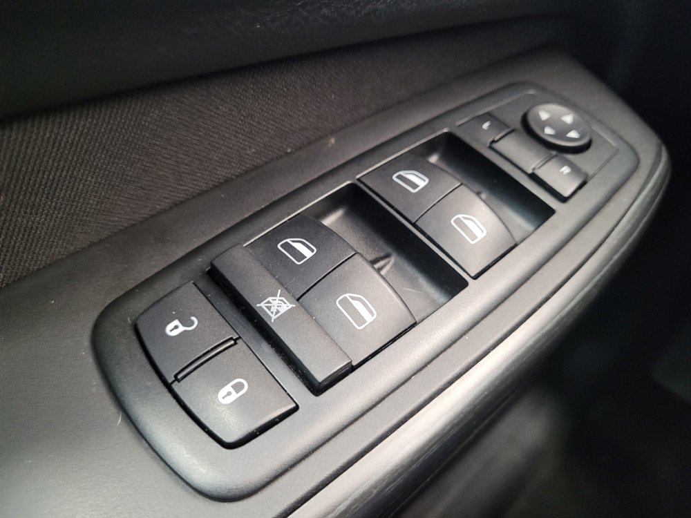 Used 2014 Jeep Cherokee Sport FWD image 27